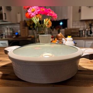 Deane And White Nonstick Cookware 11in Low Casserole Pan With Lid Beige 4.2QT